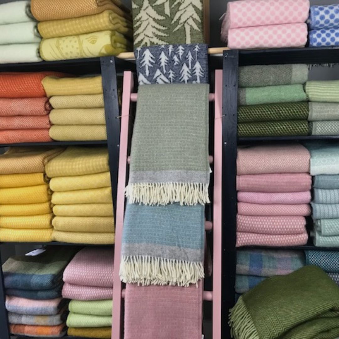 Wool Throws & Blankets