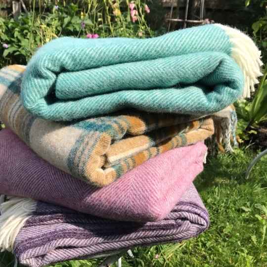 Blankets for alfresco dining