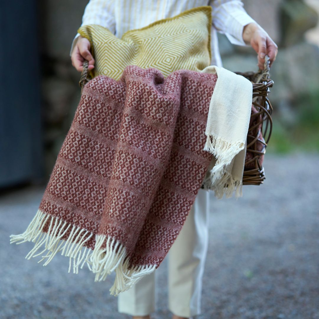 Porto lambswool throws